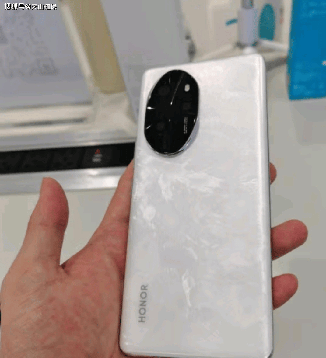 功能解析:次旗舰定位下的功能取舍九游会网站荣耀100 Pro红外(图4) 功能解析:次旗舰定位下的功能取舍九游会网站荣耀100 Pro红外(图4)